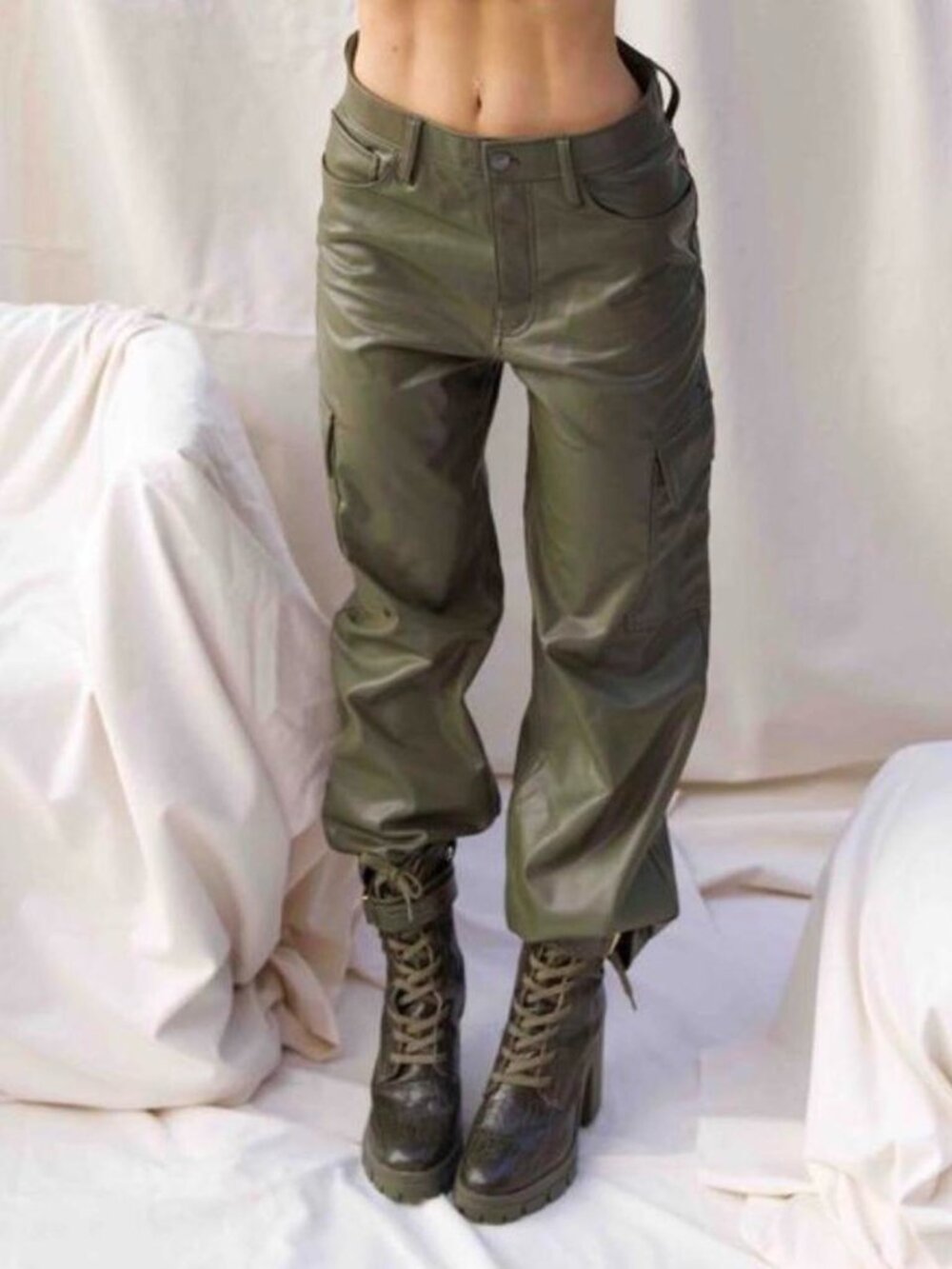 Abercrombie & Fitch 90s relaxed high rise pleather cargo pants in green size 29